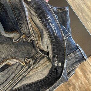 Liz Claiborne Blue Ankle Cropped Jeans